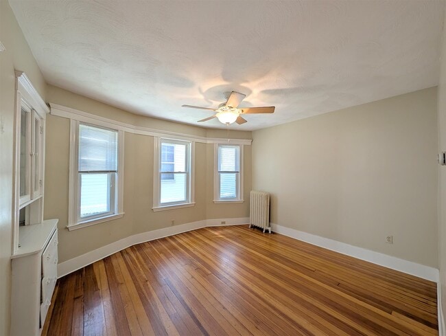 79 Conwell Ave, Unit 1, Unit 1