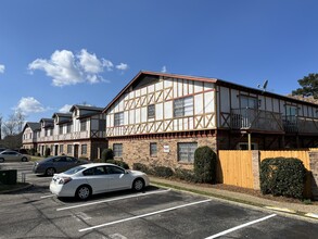 Brittany Arms Apartments in Hattiesburg, MS - Building Photo - Building Photo