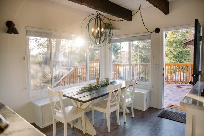 27307 Matterhorn Dr in Lake Arrowhead, CA - Building Photo - Building Photo