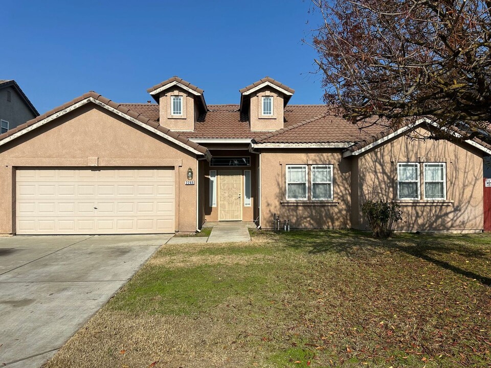 2265 Shetland Way in Turlock, CA - Building Photo