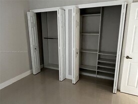 7250 SW 94th Pl in Miami, FL - Building Photo