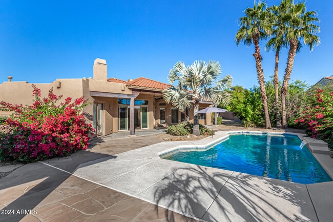 property at 4902 N Overlook Ln