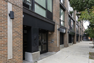 70 Berry St in Brooklyn, NY - Foto de edificio - Building Photo