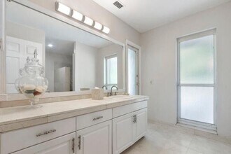 691 Foresteria Ave in Wellington, FL - Building Photo - Building Photo