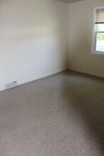 320 Victoria St in Glassboro, NJ - Foto de edificio - Building Photo