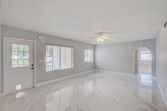 4955 Sable Pine Cir in West Palm Beach, FL - Building Photo - Building Photo