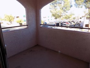 7570 W Flamingo Rd-Unit -N/A in Las Vegas, NV - Building Photo - Building Photo