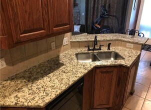 16300 Vicki Dr in Oklahoma City, OK - Building Photo - Building Photo