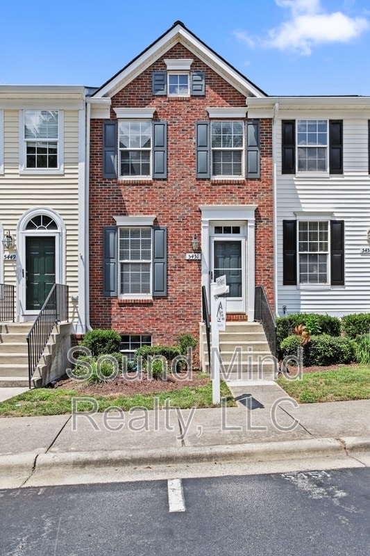 property at 5451 Crabtree Park Ct