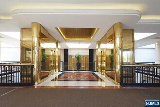 100 Carlyle Dr in Cliffside Park, NJ - Building Photo - Building Photo