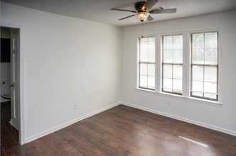2350 E Lake Oaks Dr in Bartlett, TN - Building Photo - Building Photo