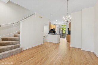 1707 W Diversey Pkwy in Chicago, IL - Building Photo - Building Photo
