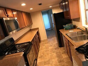 3401 NW 7th Pl in Gainesville, FL - Building Photo - Building Photo