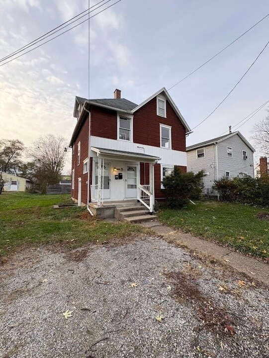 1411 Spring Ave NE in Canton, OH - Building Photo