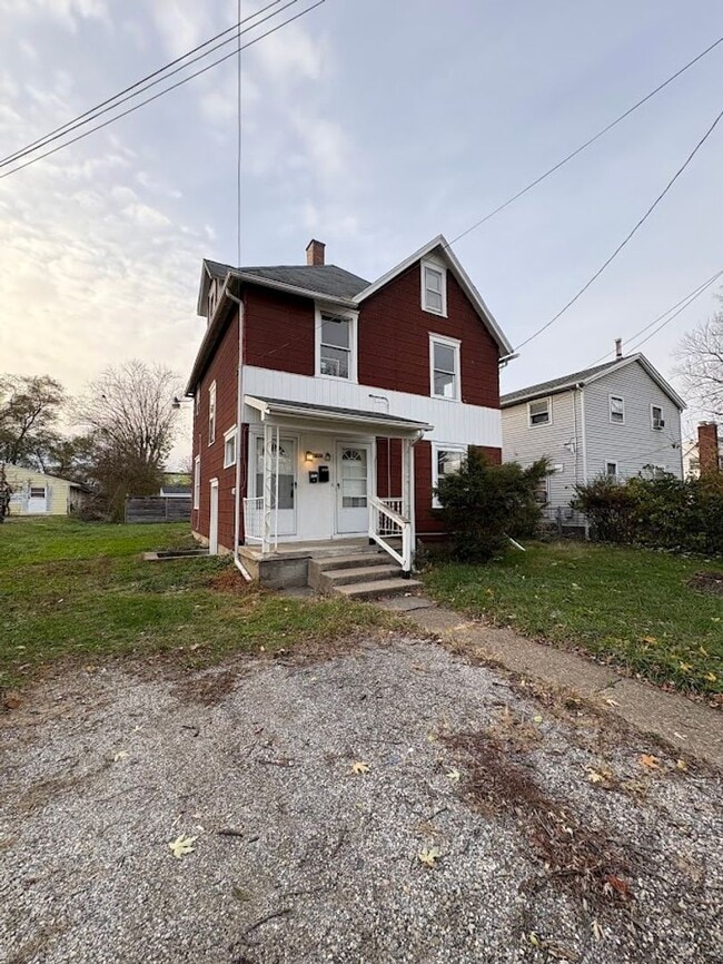 property at 1411 Spring Ave NE