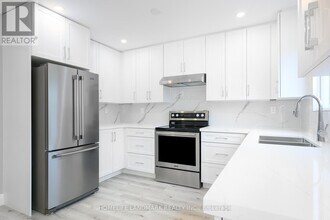 25 White Owl Crescent in Brantford, ON - Building Photo - Building Photo