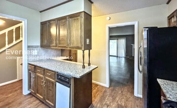 493 Cedar Crest Dr in Birmingham, AL - Building Photo - Building Photo