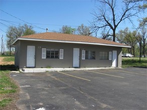 2939 W Sunshine in Springfield, MO - Building Photo - Building Photo