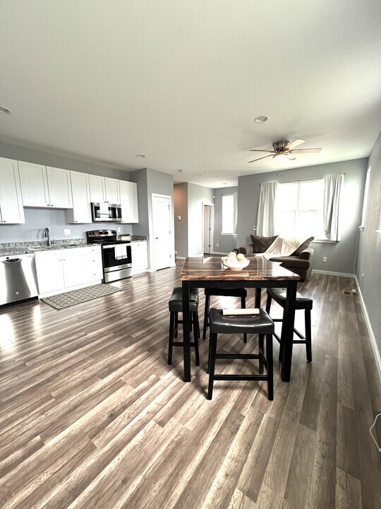 280 S 4th Ct in Deer Trail, CO - Building Photo