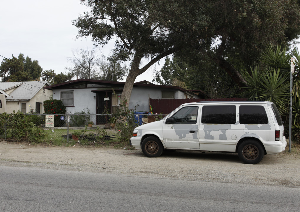 7110-7114 1/2 Bellaire Ave in North Hollywood, CA - Building Photo