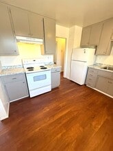 211 W Orange St in Santa Maria, CA - Building Photo - Building Photo