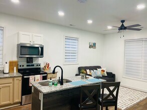 900 Adams Rd, Unit A in Williamsburg, VA - Building Photo - Building Photo