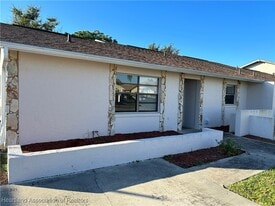 4817 Vilabella Dr in Sebring, FL - Building Photo