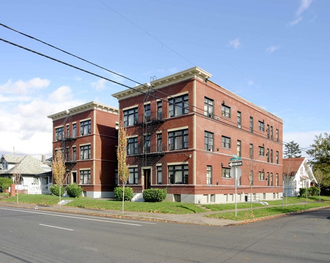 Emerson Apartments in Portland, OR - Foto de edificio - Building Photo