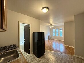 5710 N Winthrop Ave in Chicago, IL - Foto de edificio - Building Photo