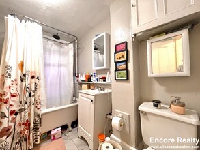 2 Champney Pl, Unit #1 - 3 in Boston, MA - Foto de edificio - Building Photo