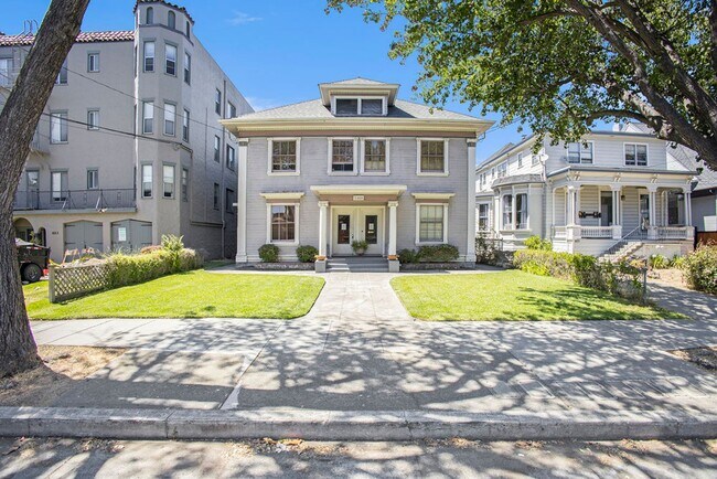 1429 Grand Street #B - 1 bedroom | 1 bath  in Alameda, CA - Foto de edificio - Building Photo