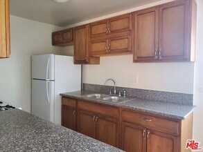 1819 S Gramercy Pl in Los Angeles, CA - Building Photo - Building Photo