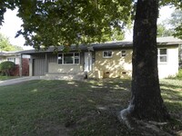 7433 E 30th Pl in Tulsa, OK - Foto de edificio - Building Photo