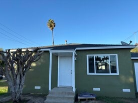 11840 Wright Rd in Lynwood, CA - Building Photo