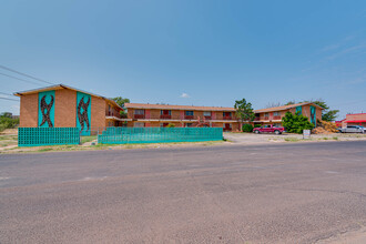 Imperial Apartments in Midland, TX - Building Photo - Building Photo