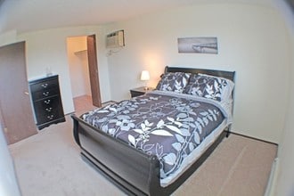 Condor Garden Apartments in Elyria, OH - Building Photo - Interior Photo