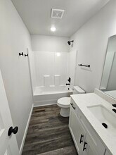 357 SE 70 Rd in Warrensburg, MO - Foto de edificio - Building Photo