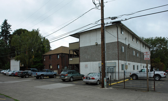 Hilyard Apartments in Eugene, OR - Foto de edificio - Building Photo