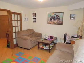 949 State St-Unit -A in New Haven, CT - Foto de edificio - Building Photo