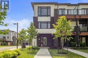 2 Sidney Rose Cmn in St Catharines, ON - Building Photo