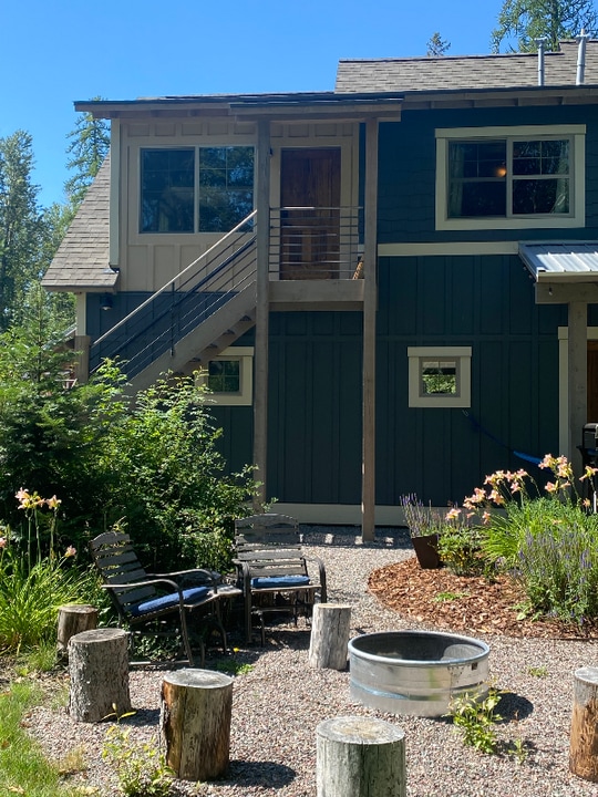 61 Cedar Pointe Lp in Columbia Falls, MT - Building Photo