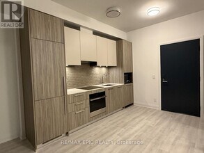 65 Broadway Ave in Toronto, ON - Building Photo - Building Photo