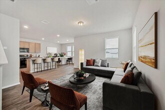 116 Honeybee Ln in Elgin, TX - Building Photo - Building Photo