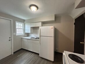 1310 Chardon Ct in Dayton, OH - Building Photo - Building Photo