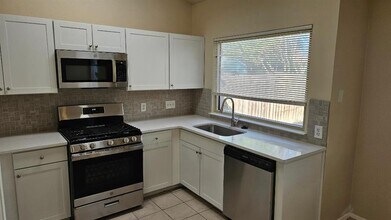 12825 Staton Dr in Austin, TX - Building Photo - Building Photo