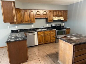 5900 S River Hills Rd in Columbia, MO - Building Photo - Building Photo