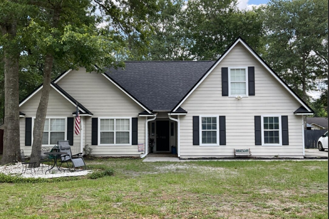 114 Royal Acres Cir in Kingsland, GA - Building Photo