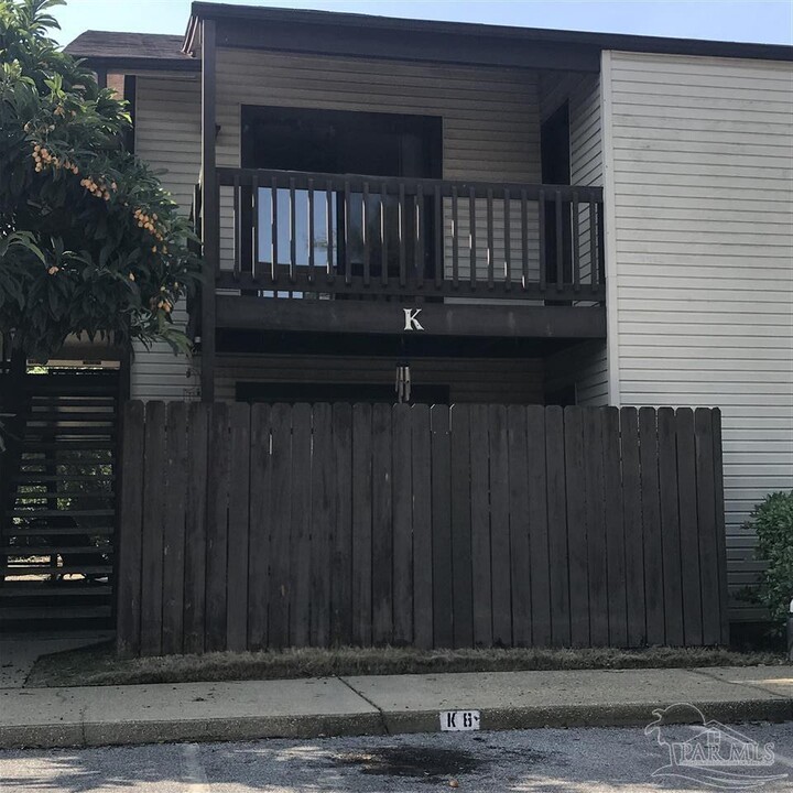 2201 Scenic Hwy in Pensacola, FL - Building Photo