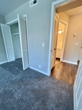 1005 Hickory Hill Ln in Nashville, TN - Foto de edificio - Building Photo