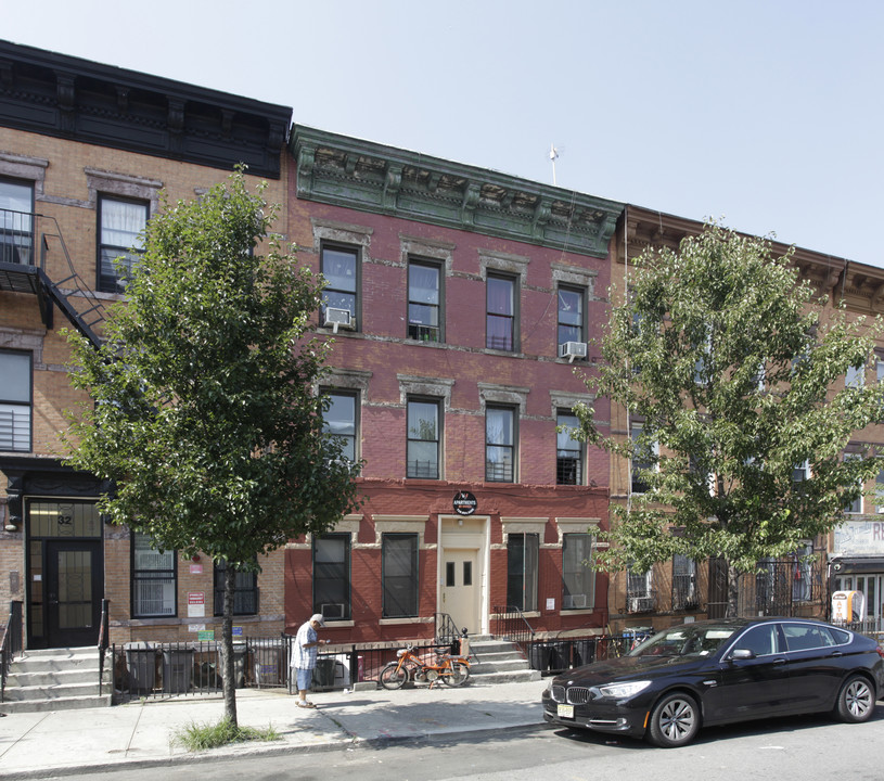 30 Irving Ave in Brooklyn, NY - Building Photo